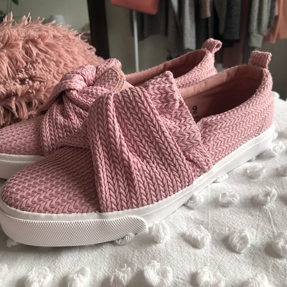 Dusty Rose Loafers with Waffle Bow Knot - Picture 2 of 9